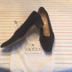 Gucci Vintage Navy Suede Pumps 8.5 AA
